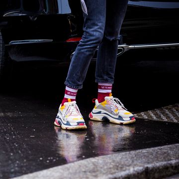 Street Style : Paris Fashion Week Womenswear Fall/Winter 2018/2019 : Day Four street style