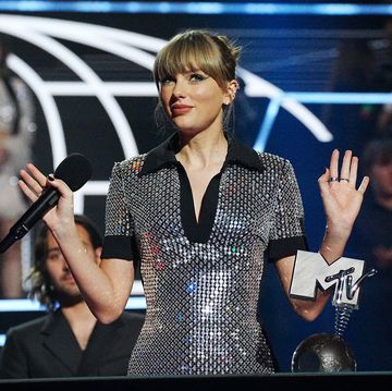 taylor swift at the mtv emas 2022
