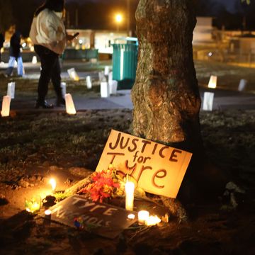 tyre nichols a sign that reads justice for tyre