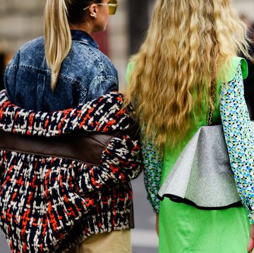 Street fashion, Hair, Clothing, Fashion, People, Eyewear, Hairstyle, Yellow, Outerwear, Glasses, Street fashion, Hair, Clothing, Fashion, People, Eyewear, Hairstyle, Yellow, Outerwear, Glasses,